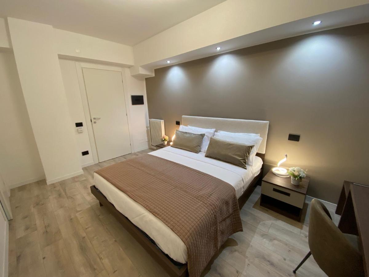 Hotel Plaza Ungheria Palermo Eksteriør bilde