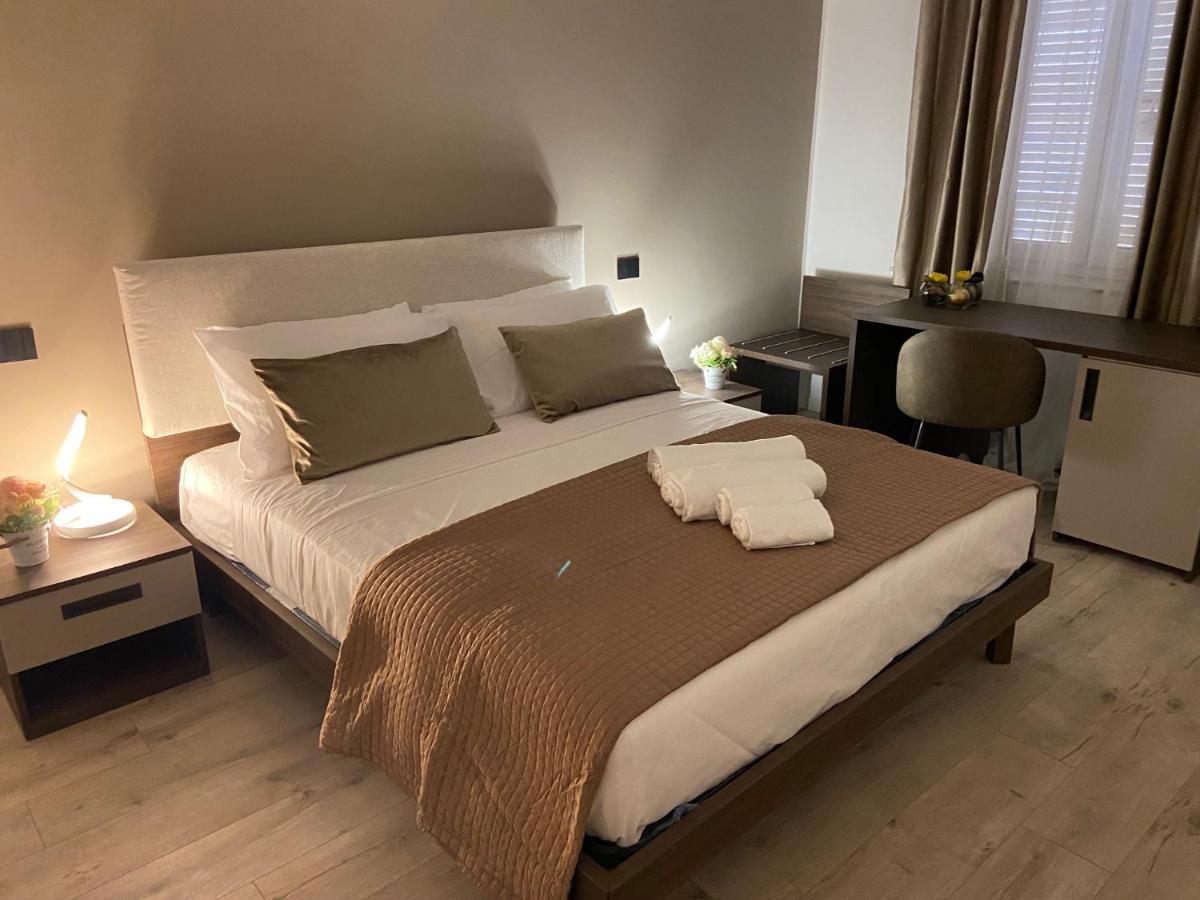 Hotel Plaza Ungheria Palermo Eksteriør bilde