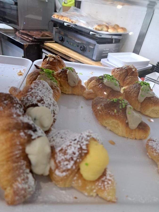 Hotel Plaza Ungheria Palermo Eksteriør bilde